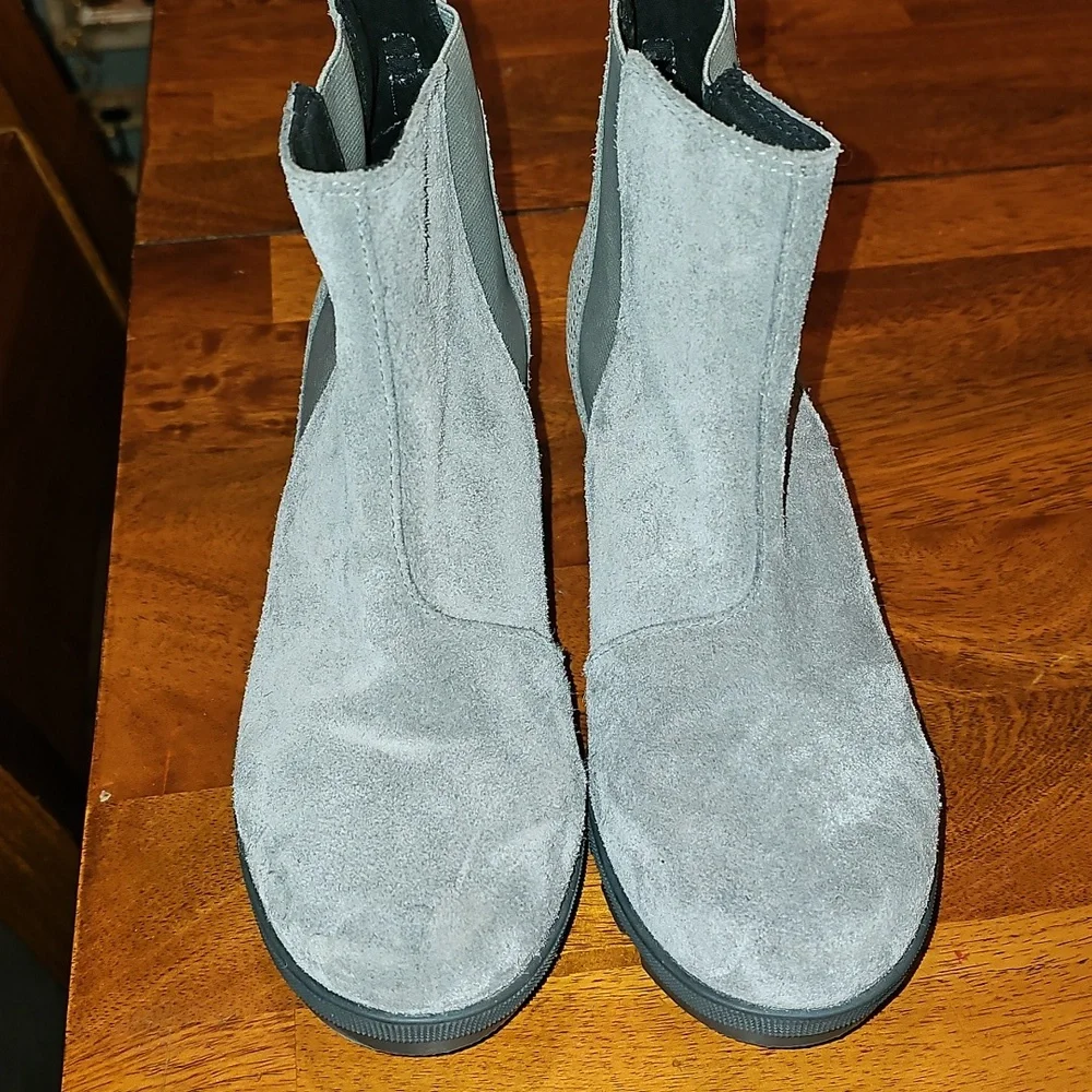 SOREL Joan Of Artic Wedge Boots. Youth girls sz 4! Gray with Metallic Details!